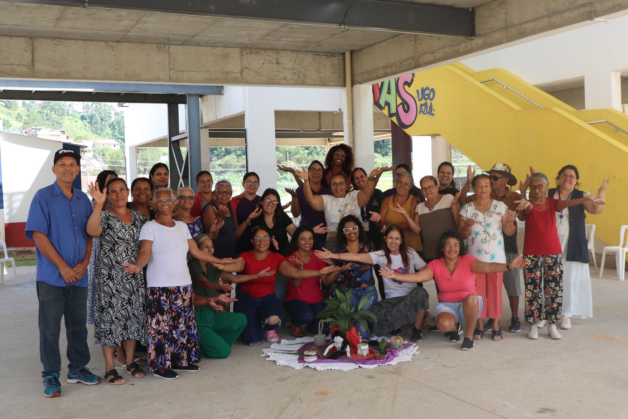 CRAS do Lago Azul promove manhã de dança e integração com usuários